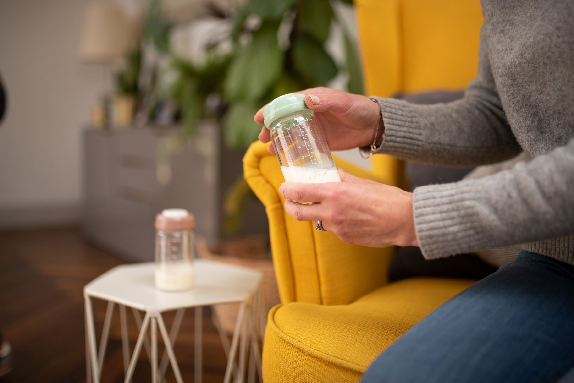 Premium Glass Breastmilk Storage Bottles, Pack of Four, 180ml